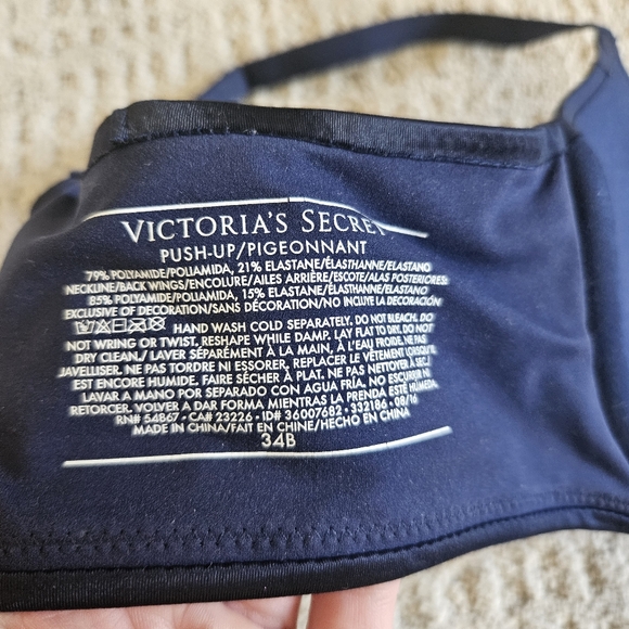 Victoria's Secret Pushup Bra - Picture 3 of 3